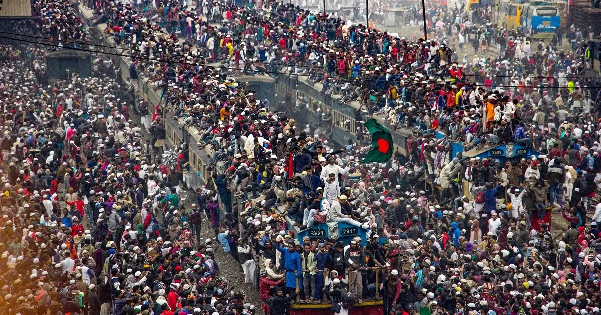 A huge crowd of people in asia.